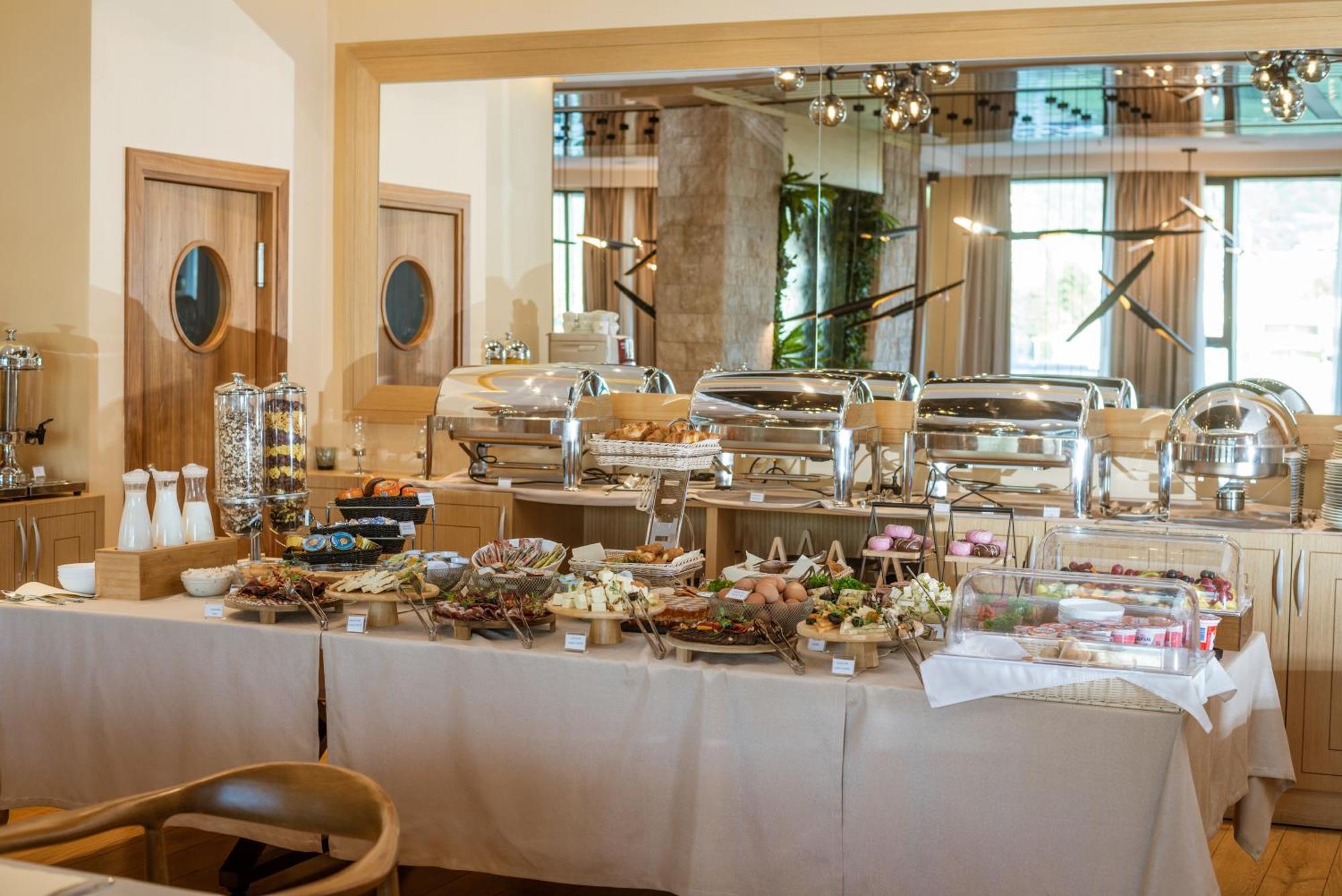 Hotel Imperial Conference & Spa Budva Luaran gambar